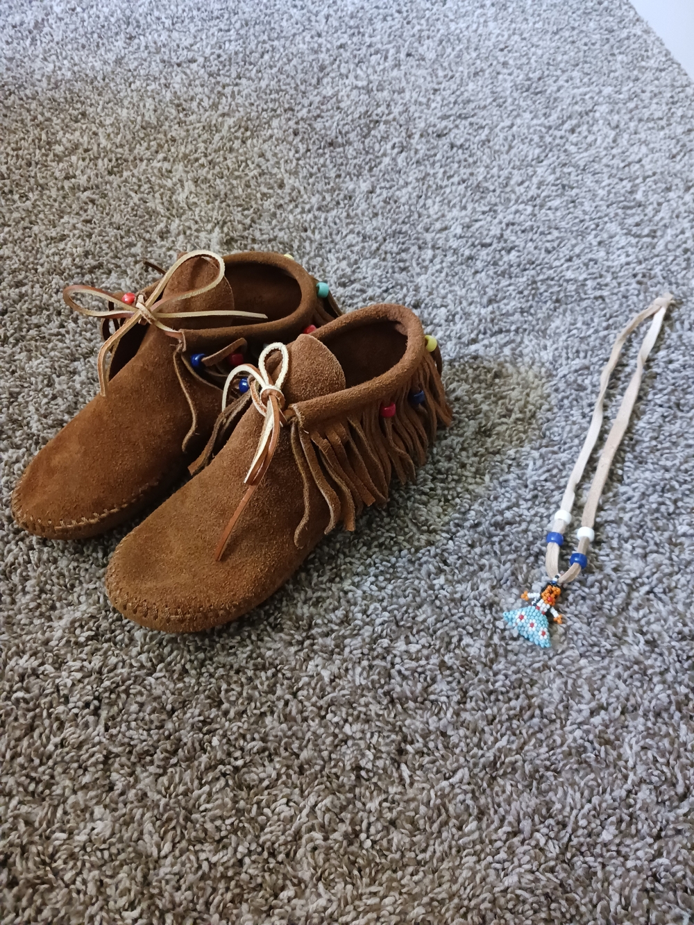 Vintage Minnetonka kids Moccasins & Beaded Necklace  3